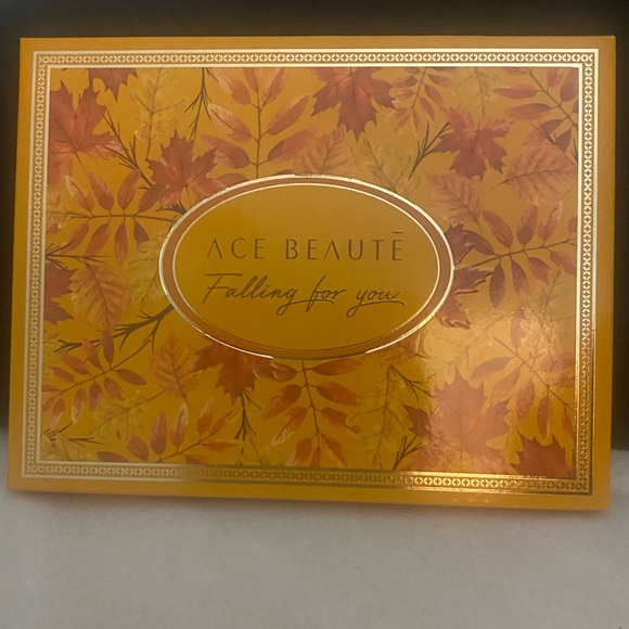 ACE BEAUTĒ Falling for you palette - Picture 2 of 6